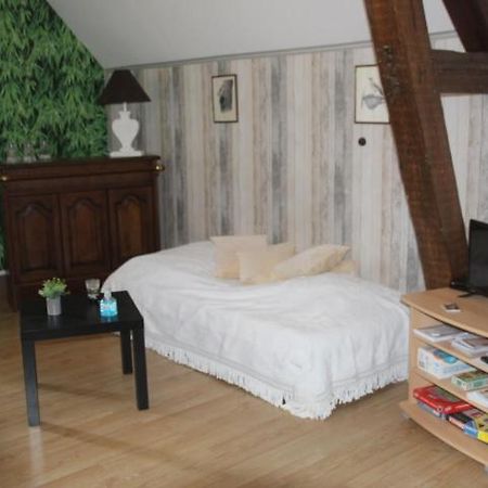 Suite Dans Les Dependances Du Chateau Agonges Exterior photo