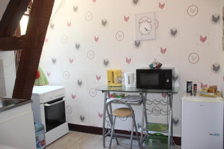 Suite Dans Les Dependances Du Chateau Agonges Exterior photo